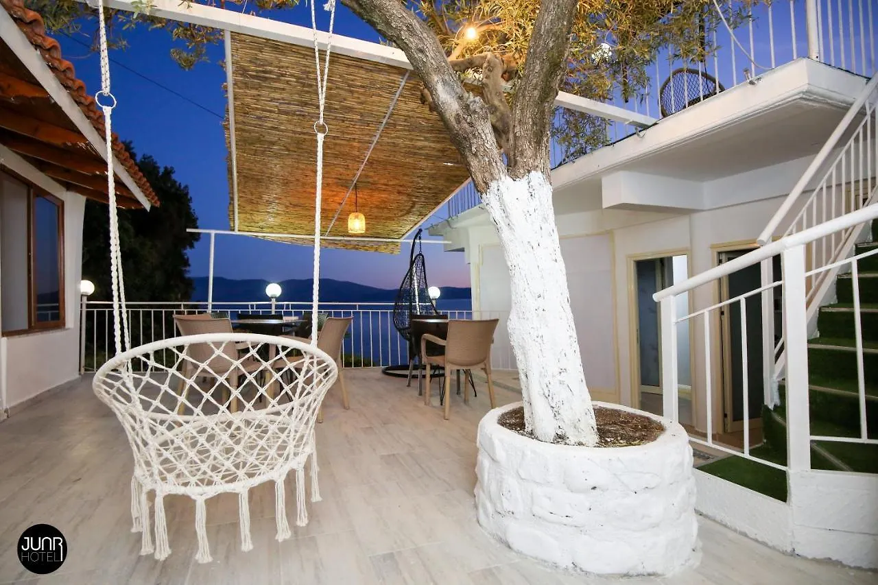 Skyhill Boutique Hotel Radhimë