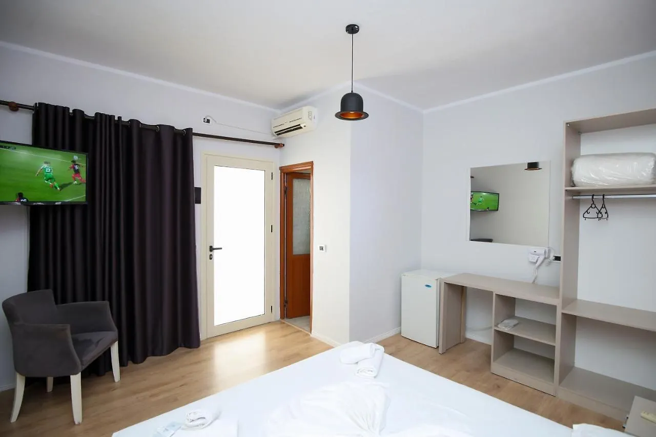 Skyhill Boutique Hotel Radhimë 3*,  Albania