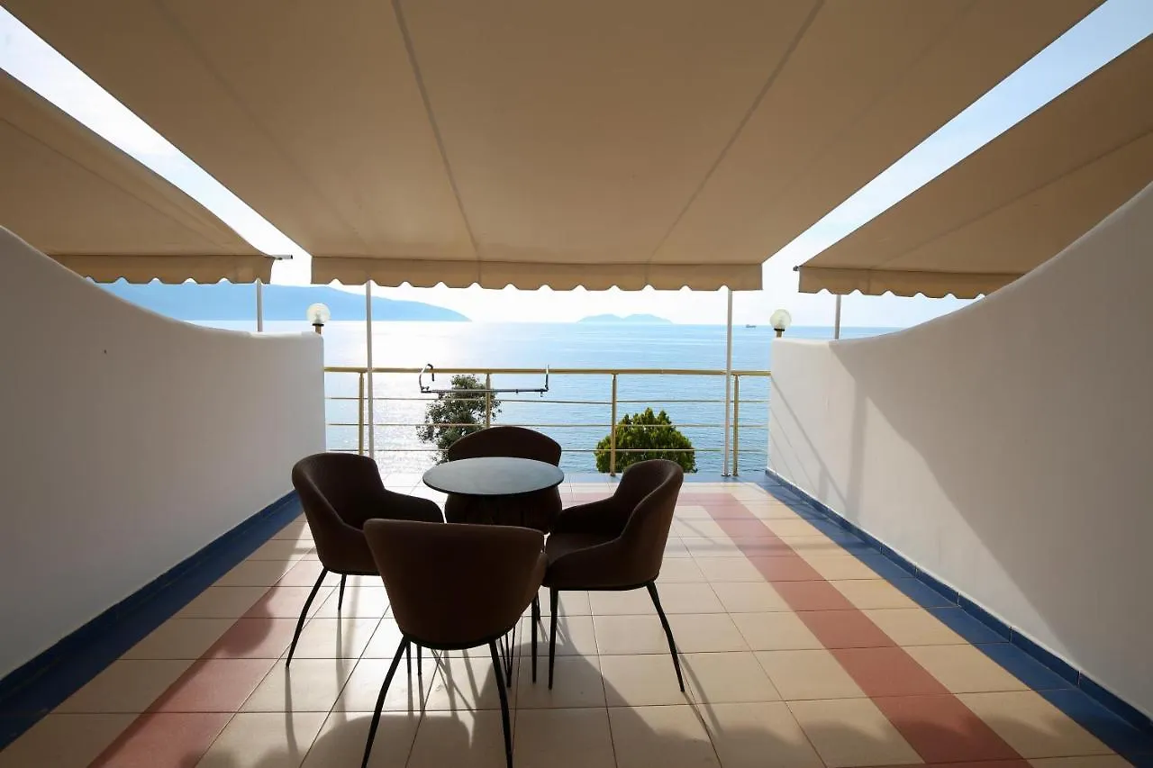 Skyhill Boutique Hotel Radhimë