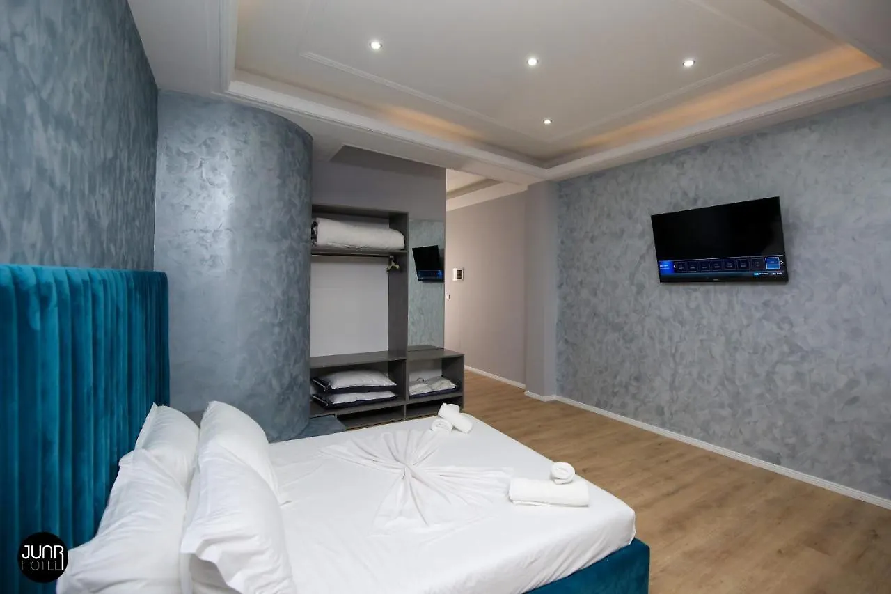 Juar Hotel Radhimë