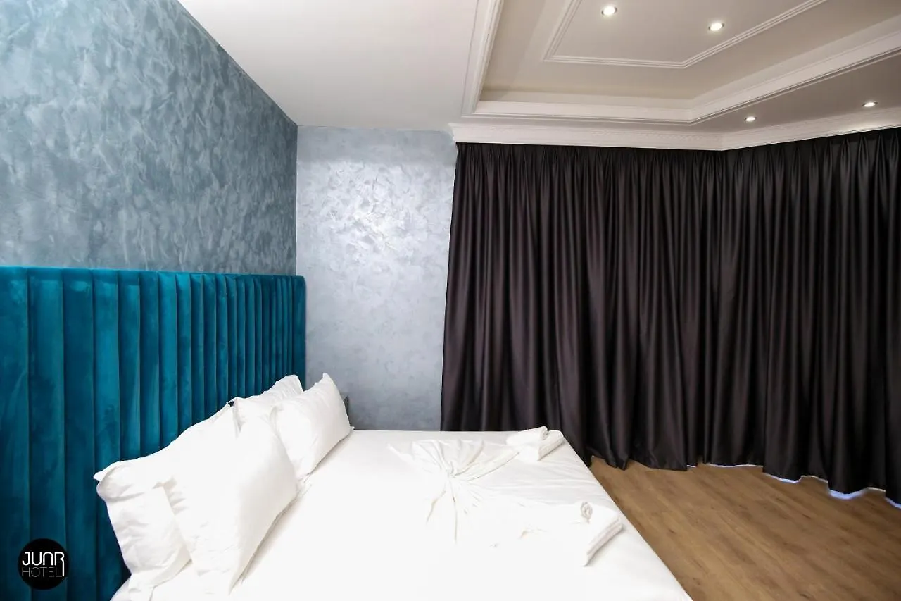 Juar Hotel Radhimë