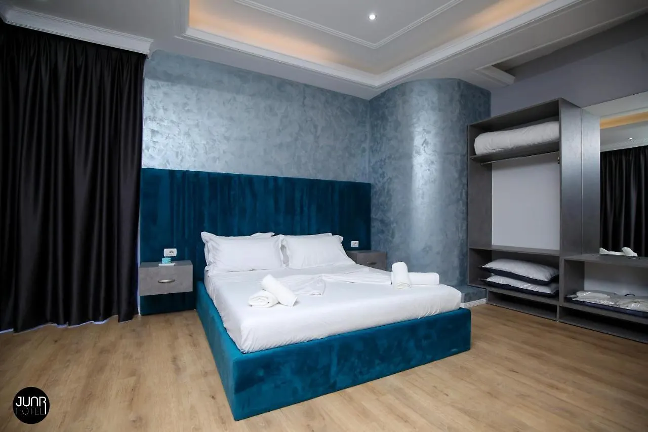 Juar Hotel Radhimë